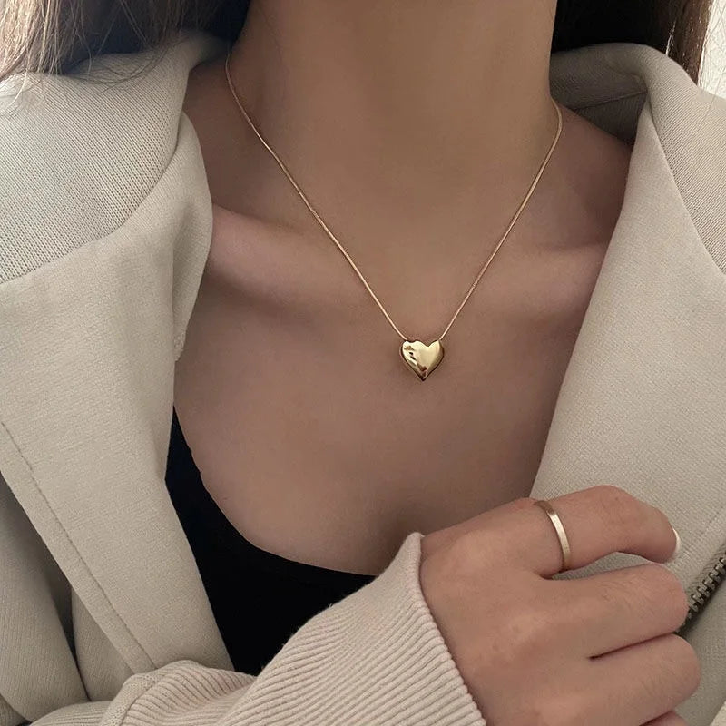  Collar con forma de corazón - colgante de plata - joyería minimalista