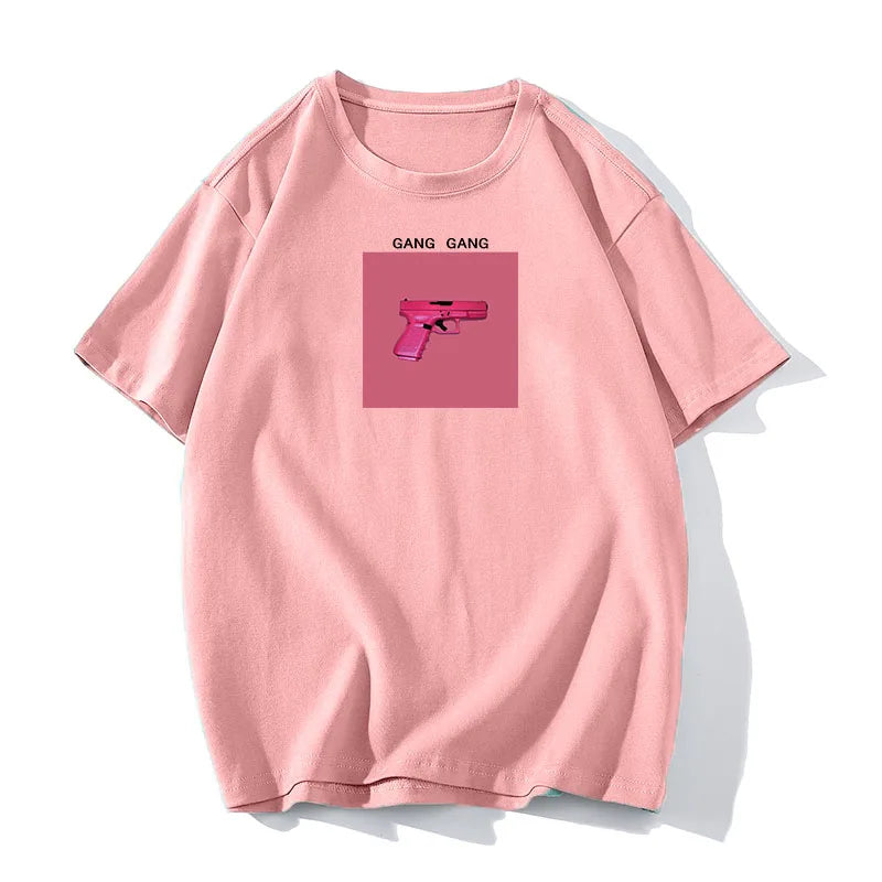 Camiseta Gráfica con Pistola - Estilo Urbano Casual