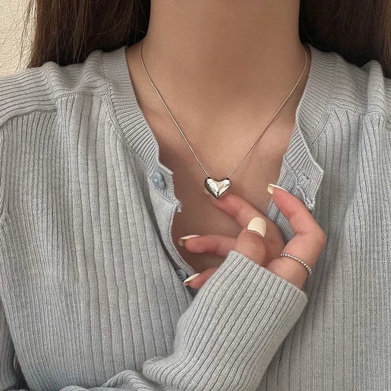  Collar con forma de corazón - colgante de plata - joyería minimalista